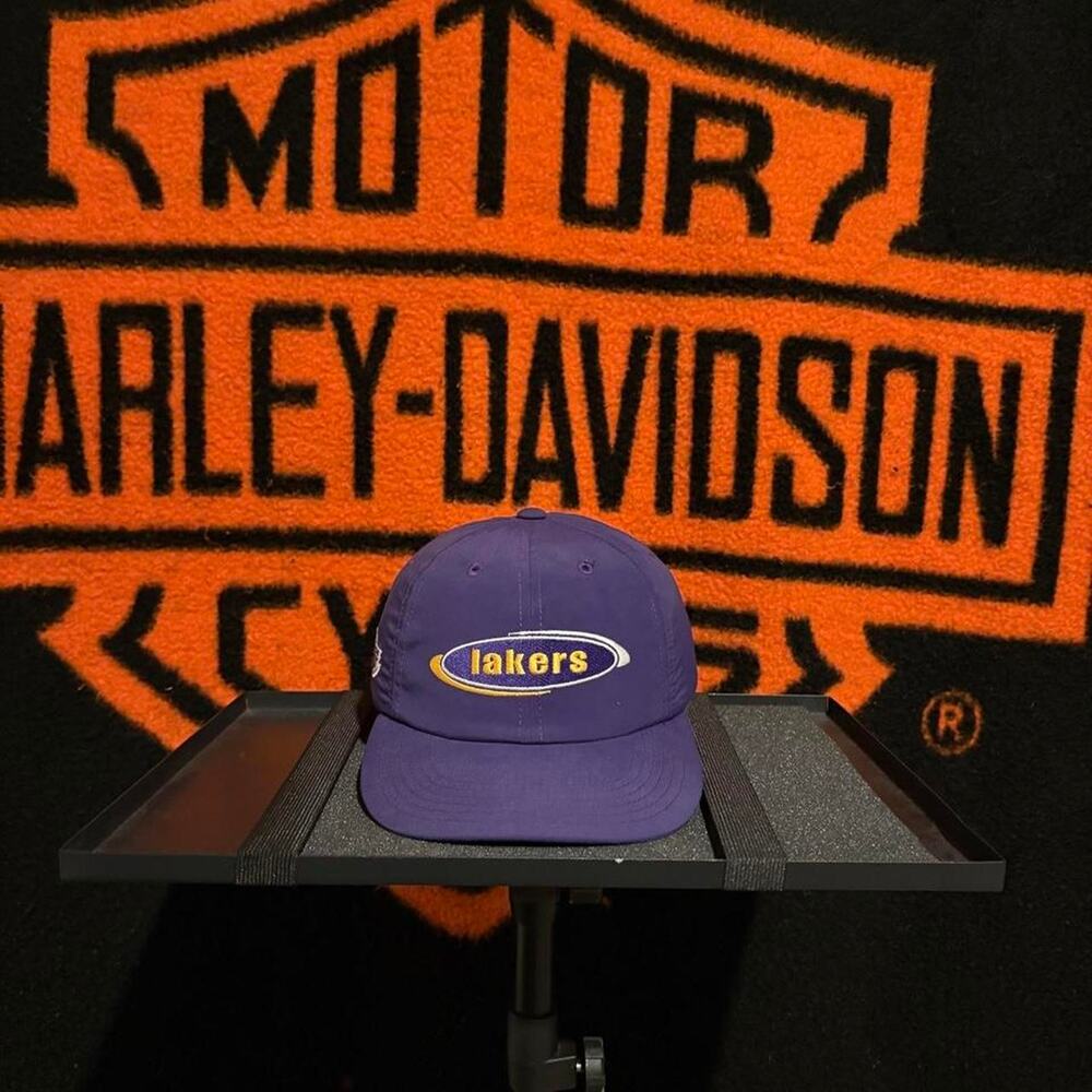 Vintage 2000s lakers hat